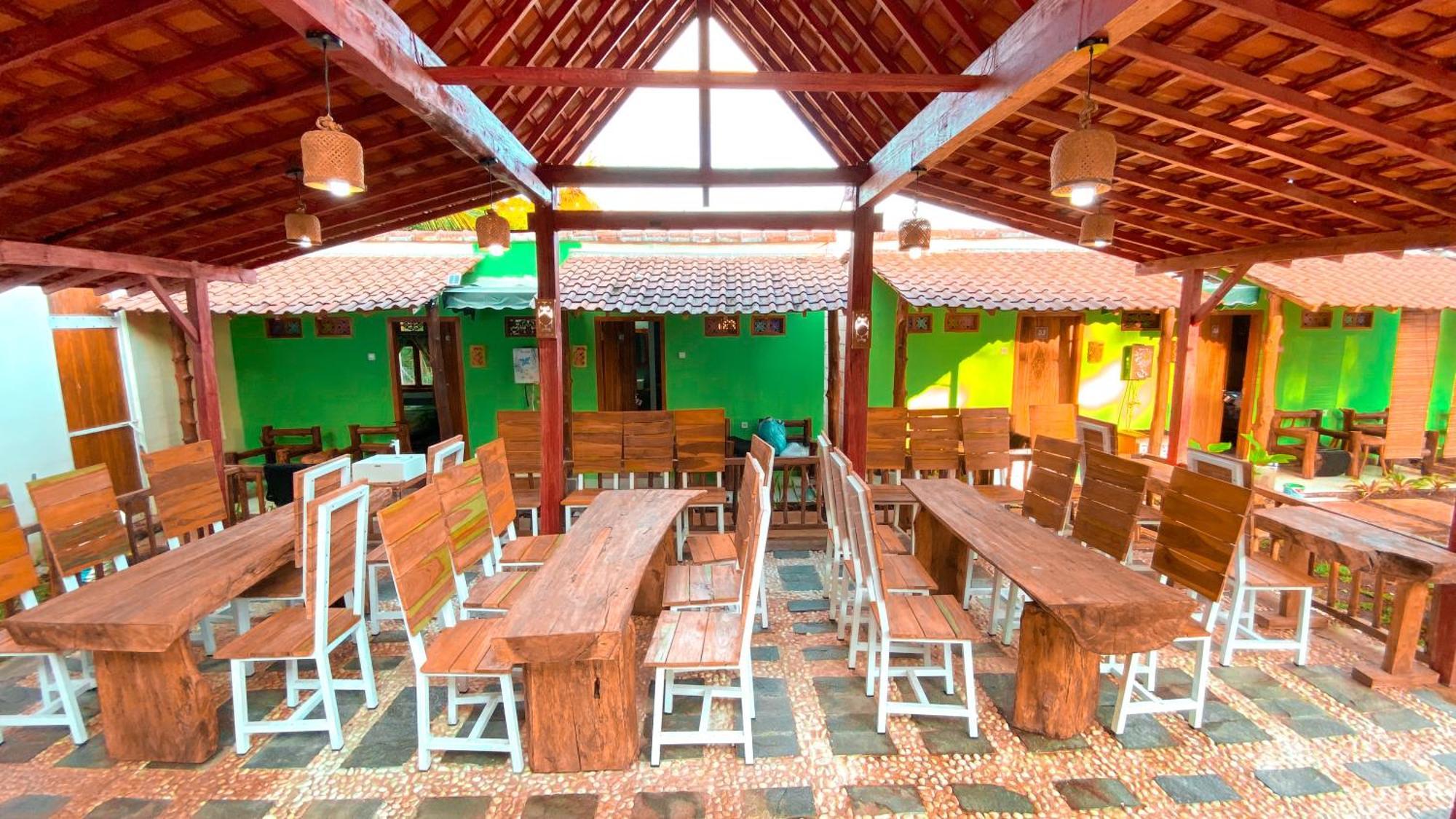 Wooden Kemiren Homestay Banyuwangi Banyuwangi  Bagian luar foto